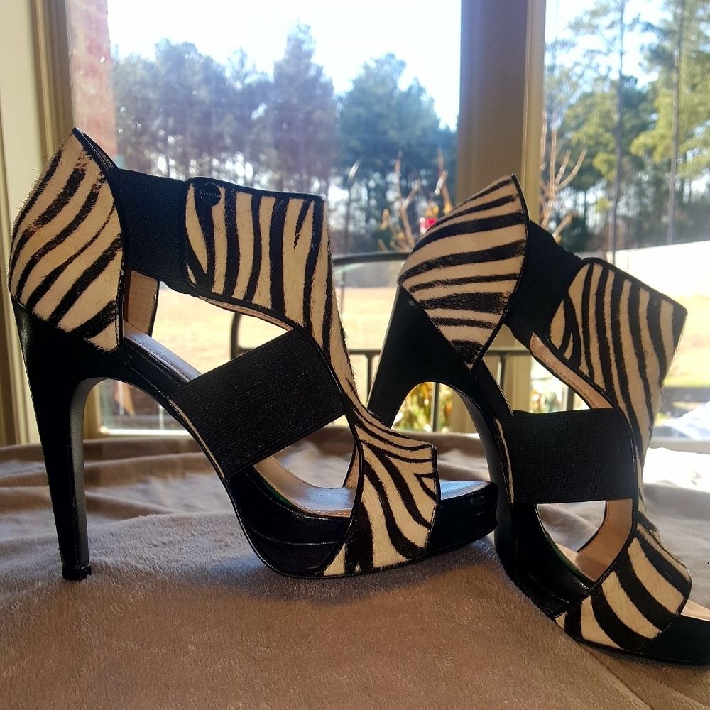 Calvin Klein calf hide Zebra print heel Size 6 M